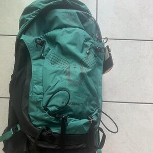 OSPREY Green and Black Men's Backpack